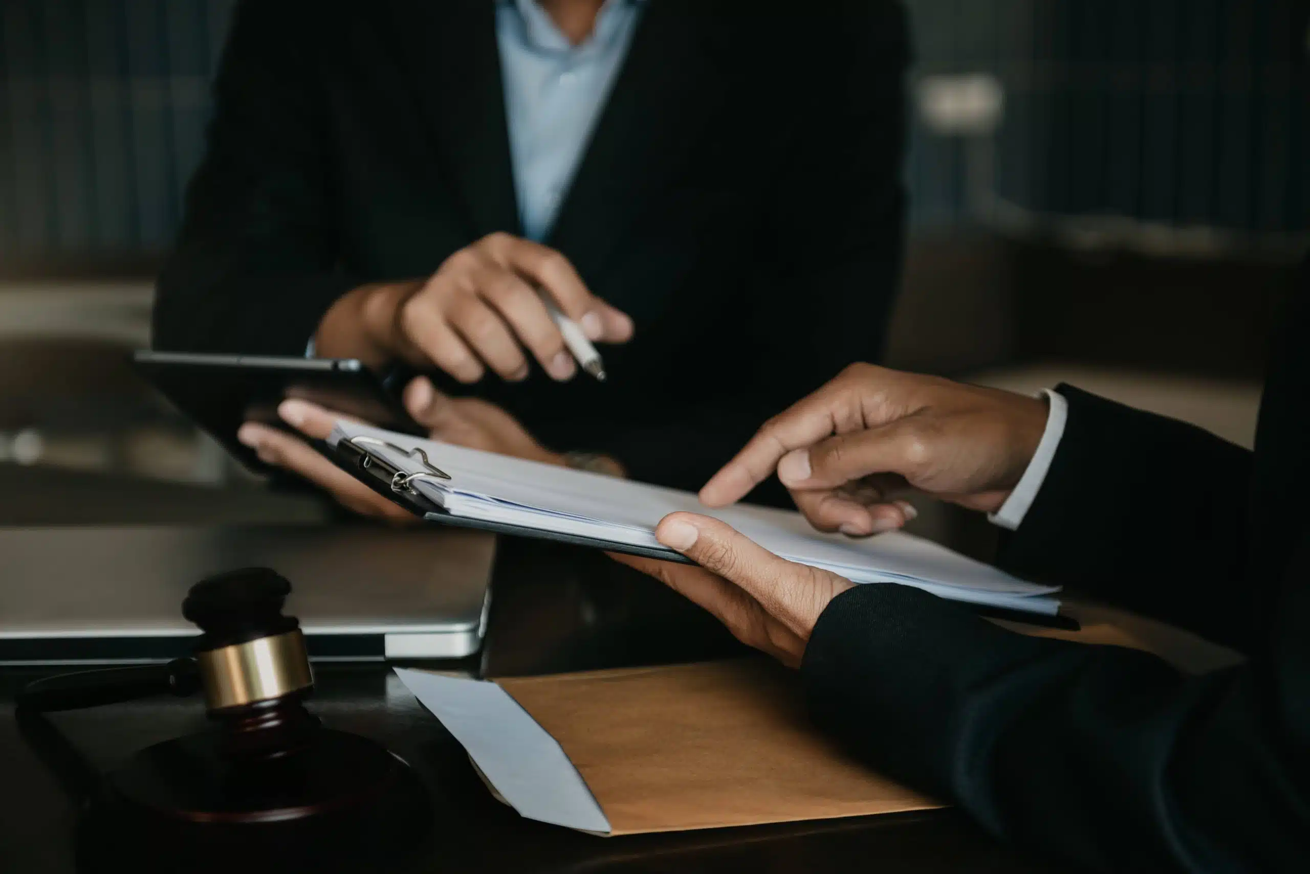 Top 7 Legal Documents That Require Legal Translation in Dubai